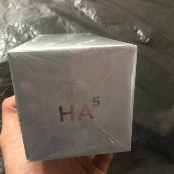 SkinMedica HA5 Rejuvenating Hydrator 2 oz. Facial Serum. New, sealed box. - Picture 4 of 5